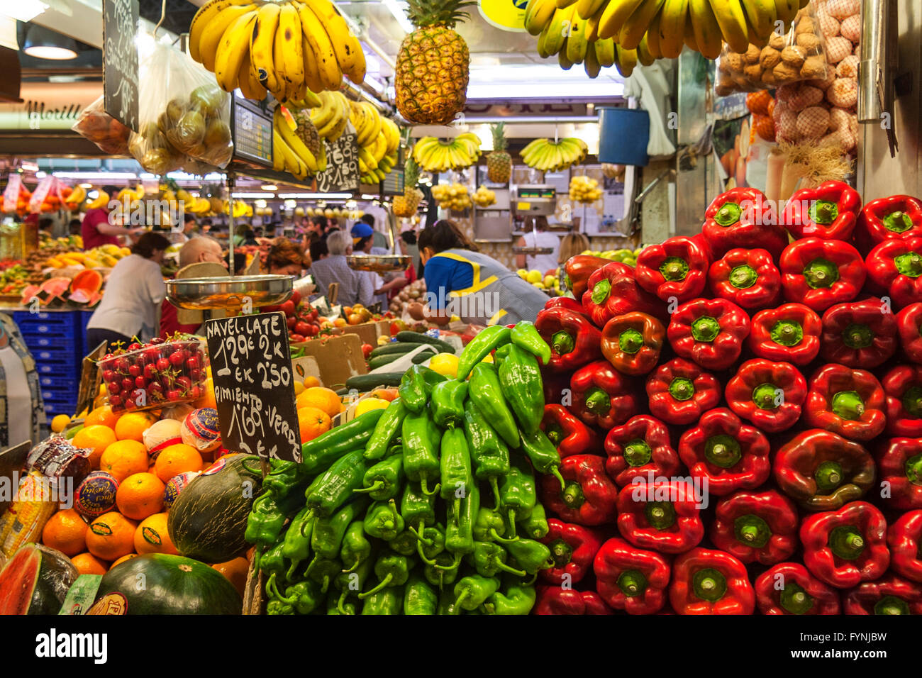 Obst und Gemüse, Mercat de Sant Josep Boqueria-Markt, La Rambla, Barcelona, Spanien Stockfoto