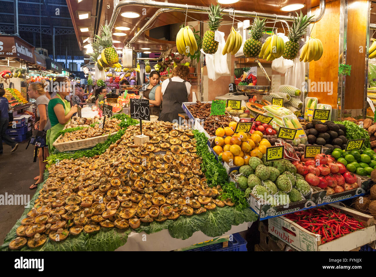 Obst und Gemüse, Mercat de Sant Josep Boqueria-Markt, La Rambla, Barcelona, Spanien Stockfoto