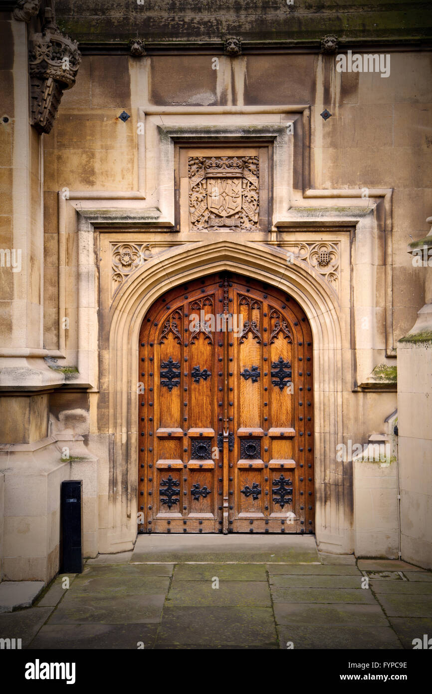 Parlament in London alte Kirchentür und Marmor Antik Wand Stockfoto