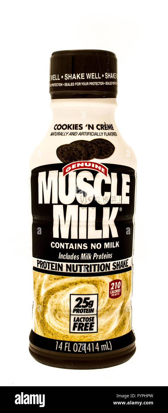 Winneconne, Wisconsin - 29. August 2015: Flasche Muslce-Milch-Protein-Shake in Cookies n Creme Geschmack Stockfoto