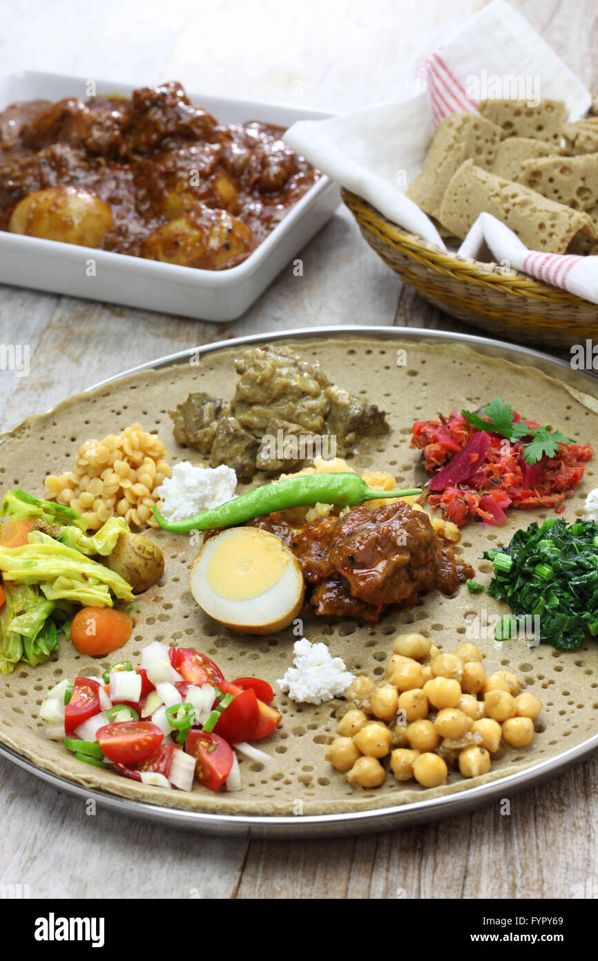 Äthiopische Küche, ein Teller Essen Stockfoto
