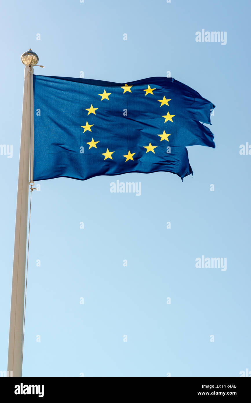 Heruntergekommenen EU-Flagge Stockfoto