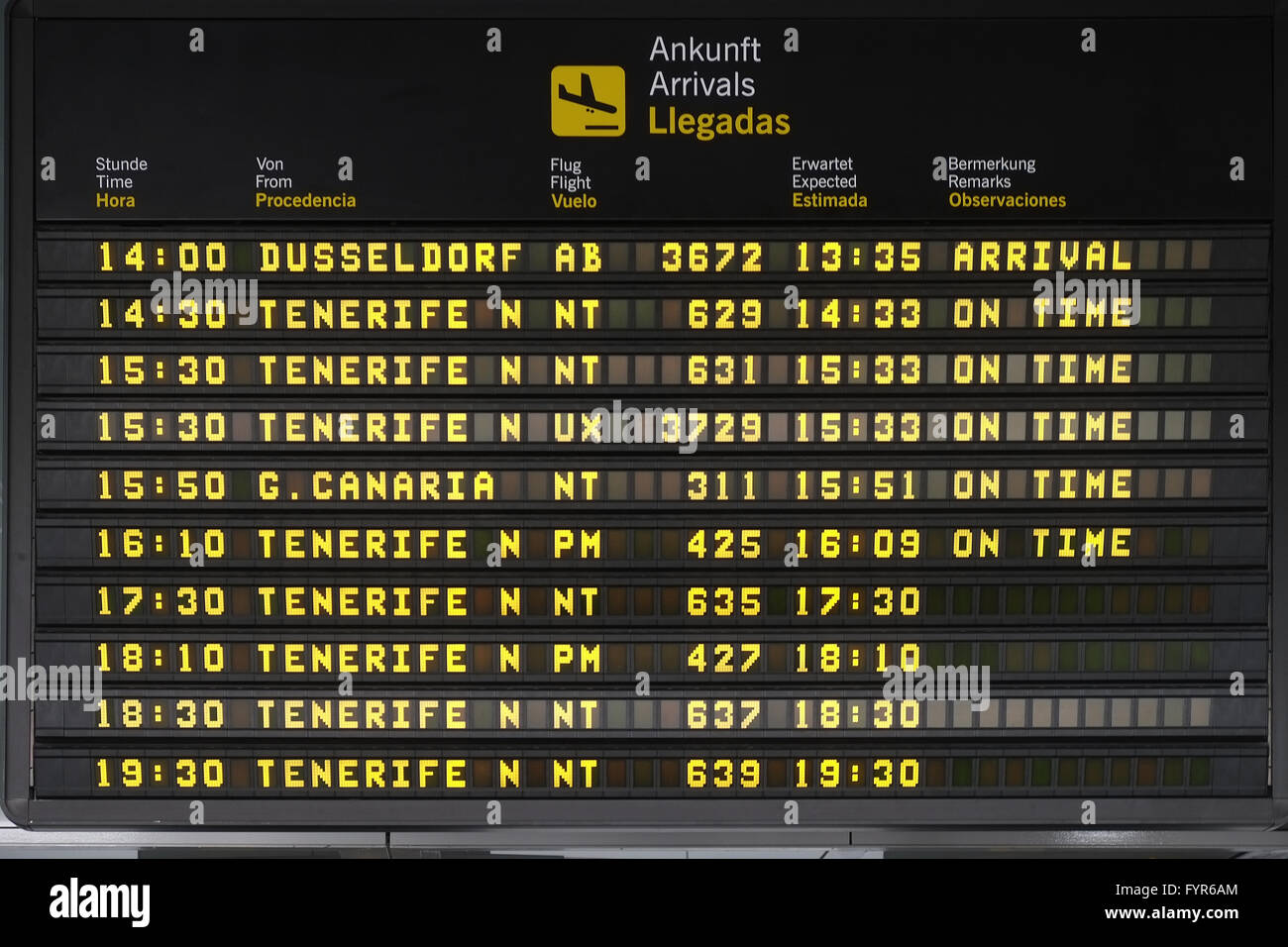 Flughafen Anzeigetafel Stockfotos und -bilder Kaufen - Alamy