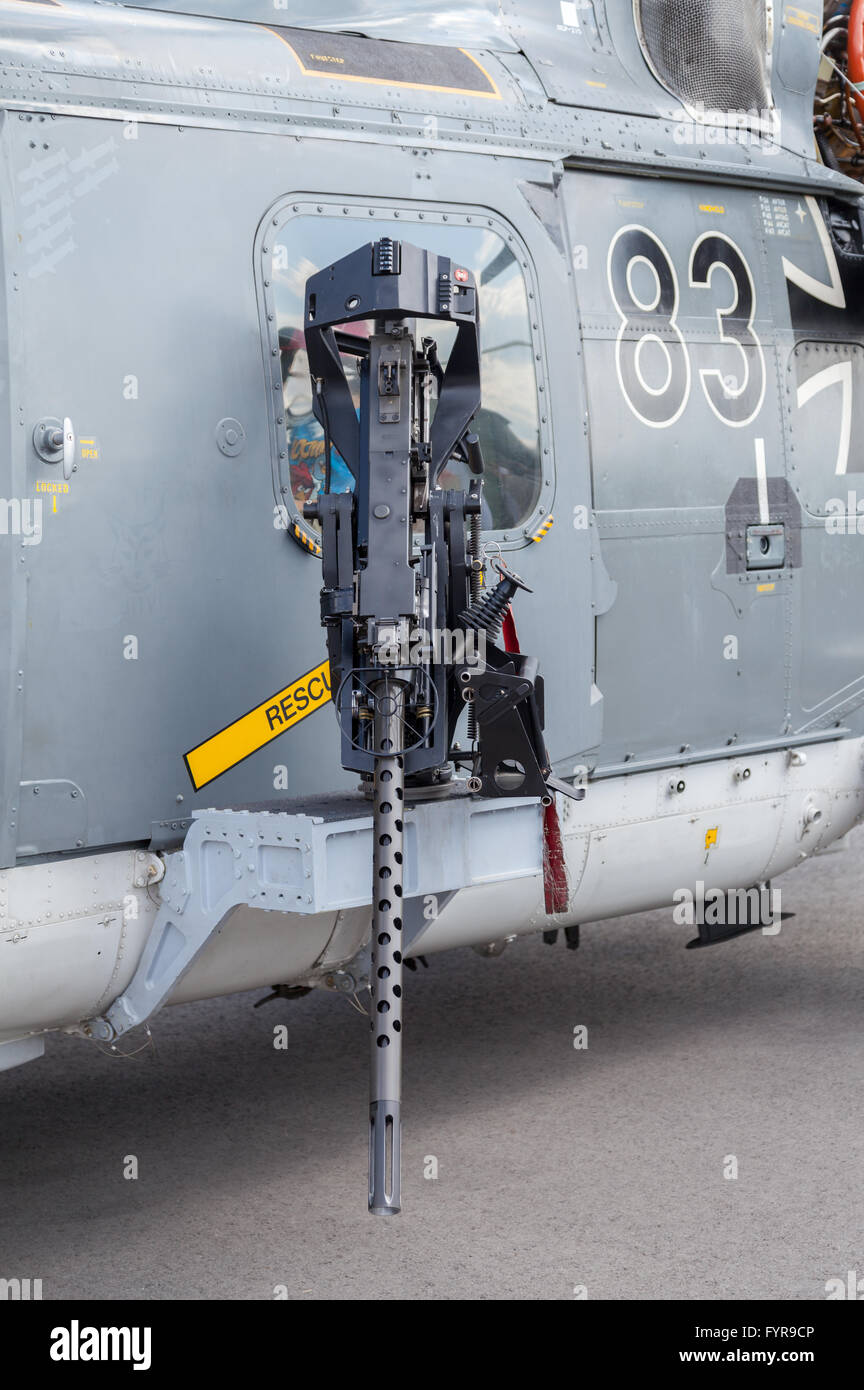 BERLIN / Deutschland - Mai 2014: Maschinengewehr auf Deutsch "Sea Lynx" Hubschrauber auf der ILA Berlin Stockfoto