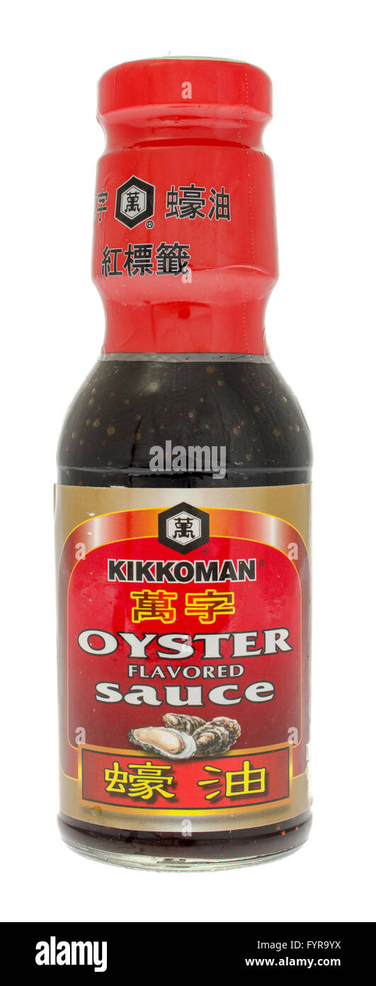 Winneconne, Wisconsin - 14. Januar 2016: Flasche ein Kikkoman oyster Sauce gewürzt. Stockfoto