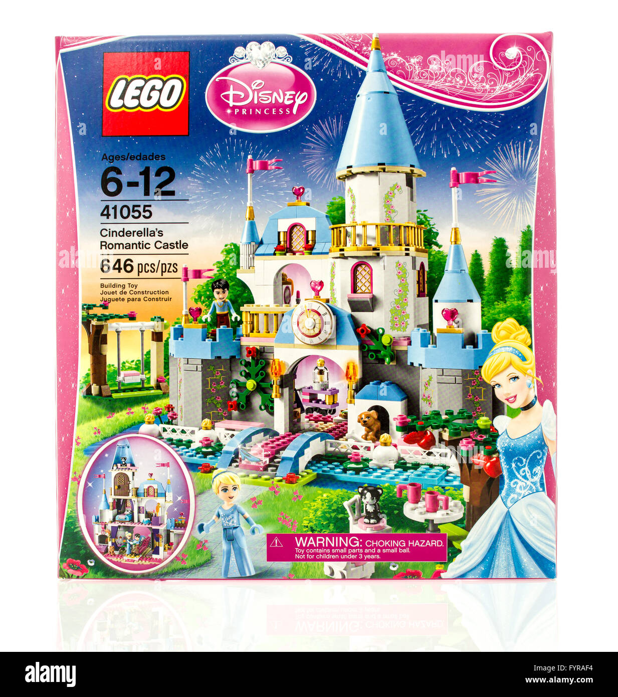 Winneconne, Wisconsin - 18. Dezember 2015: Lego Cinderela Box romantisches Schloss aus Lego Disney Kollektion. Stockfoto