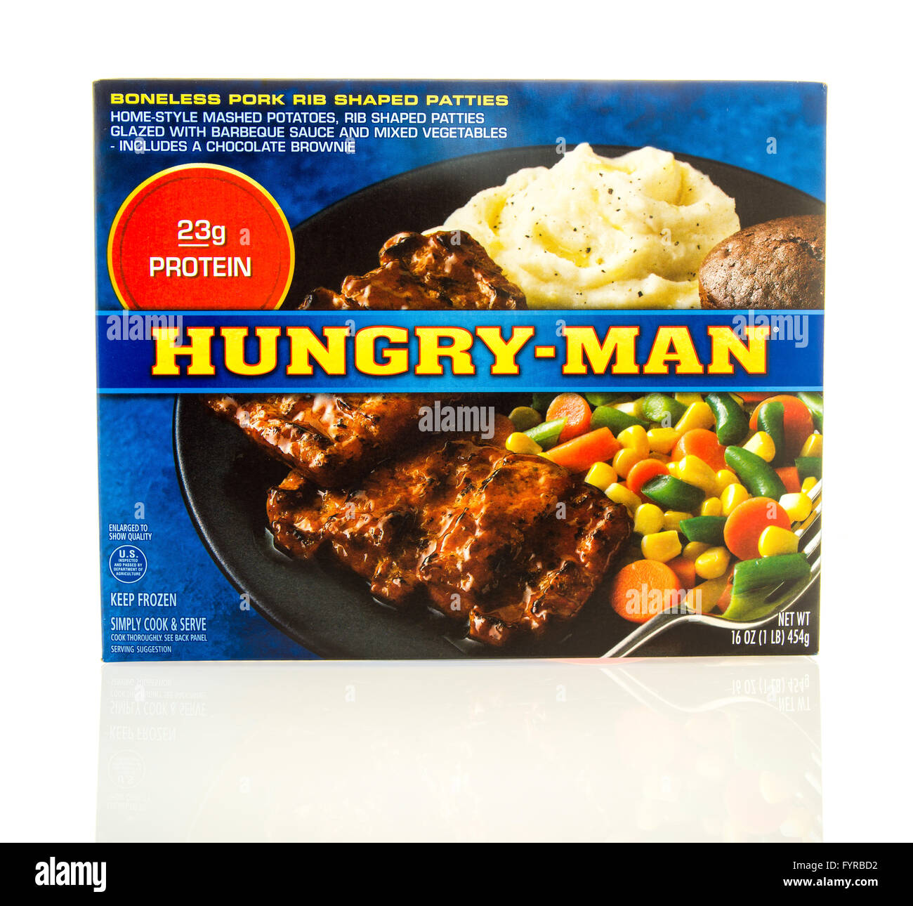 Waupun, WI - 9. März 2016: Schachtel mit hungrigen Mann ohne Knochen Schweinefleisch Rippe geformte Frikadellen gefroren Abendessen Stockfoto