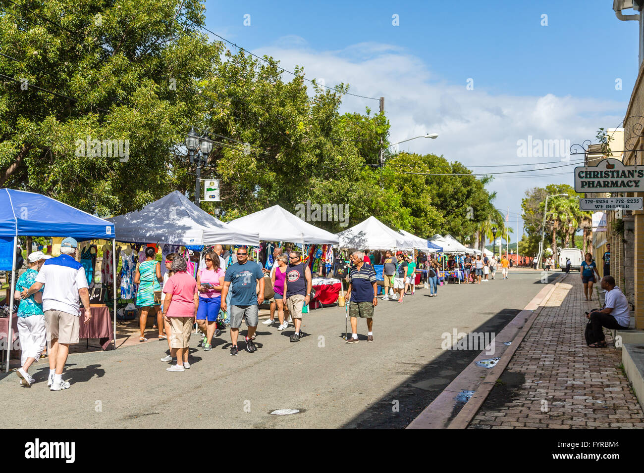 Menschen auf der Straße in St. Croix von Flohmarkt Stockfoto