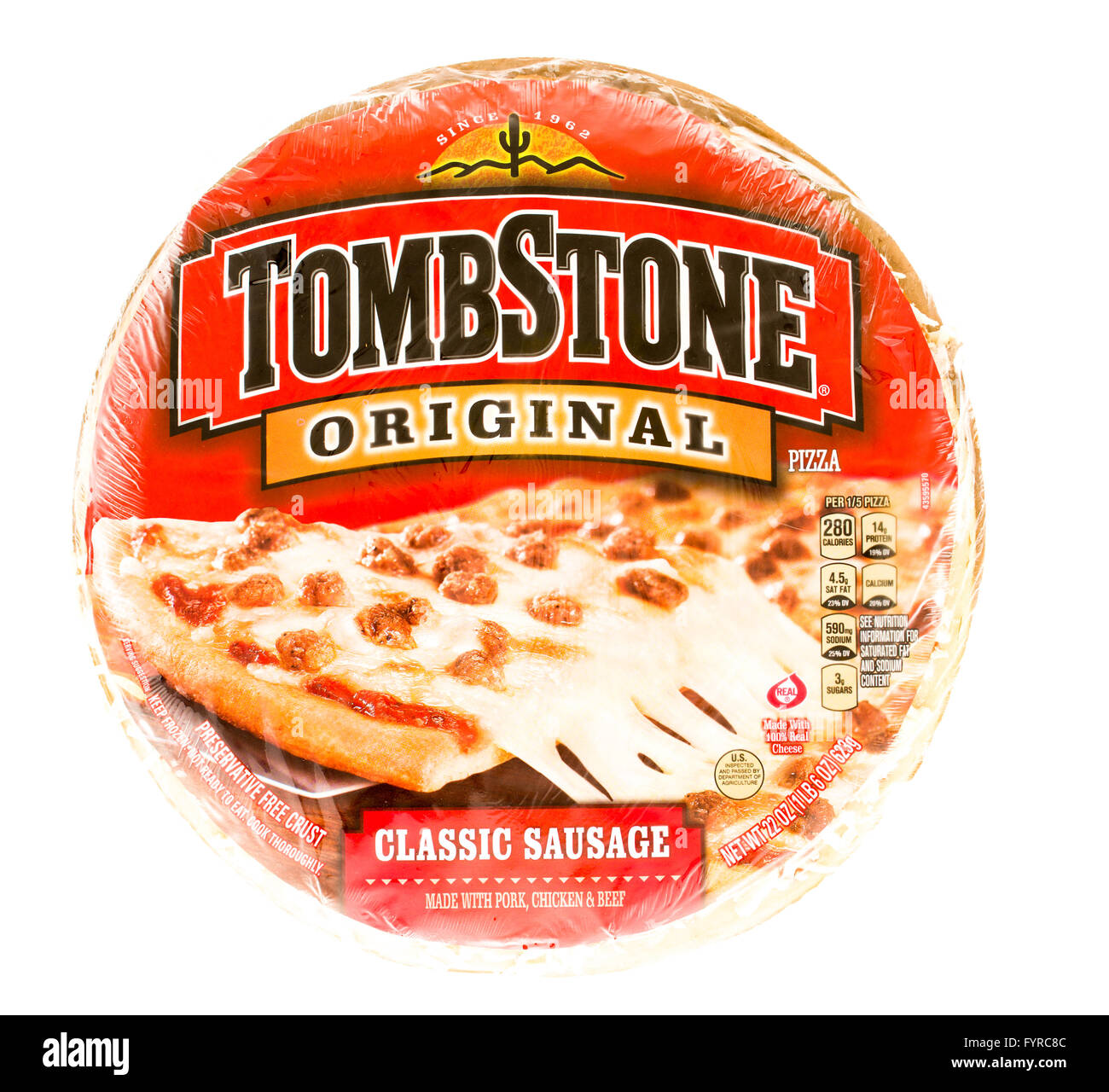 Winneconne, Wisconsin - 31. Mai 2015: Paket von Tombstone original Pizza mit klassischen Wurst Stockfoto