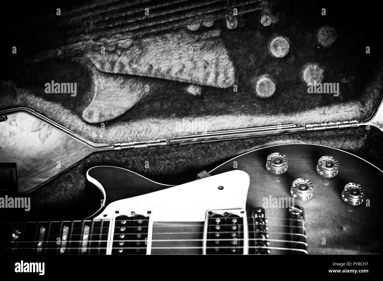 Gitarrenkoffer Stockfoto