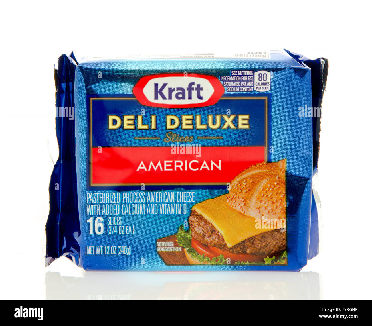 Winneconne, Wisconsin - 24. Dezember 2015: Paket Kraft Deli deluxe amerikanischer Käsescheiben. Stockfoto