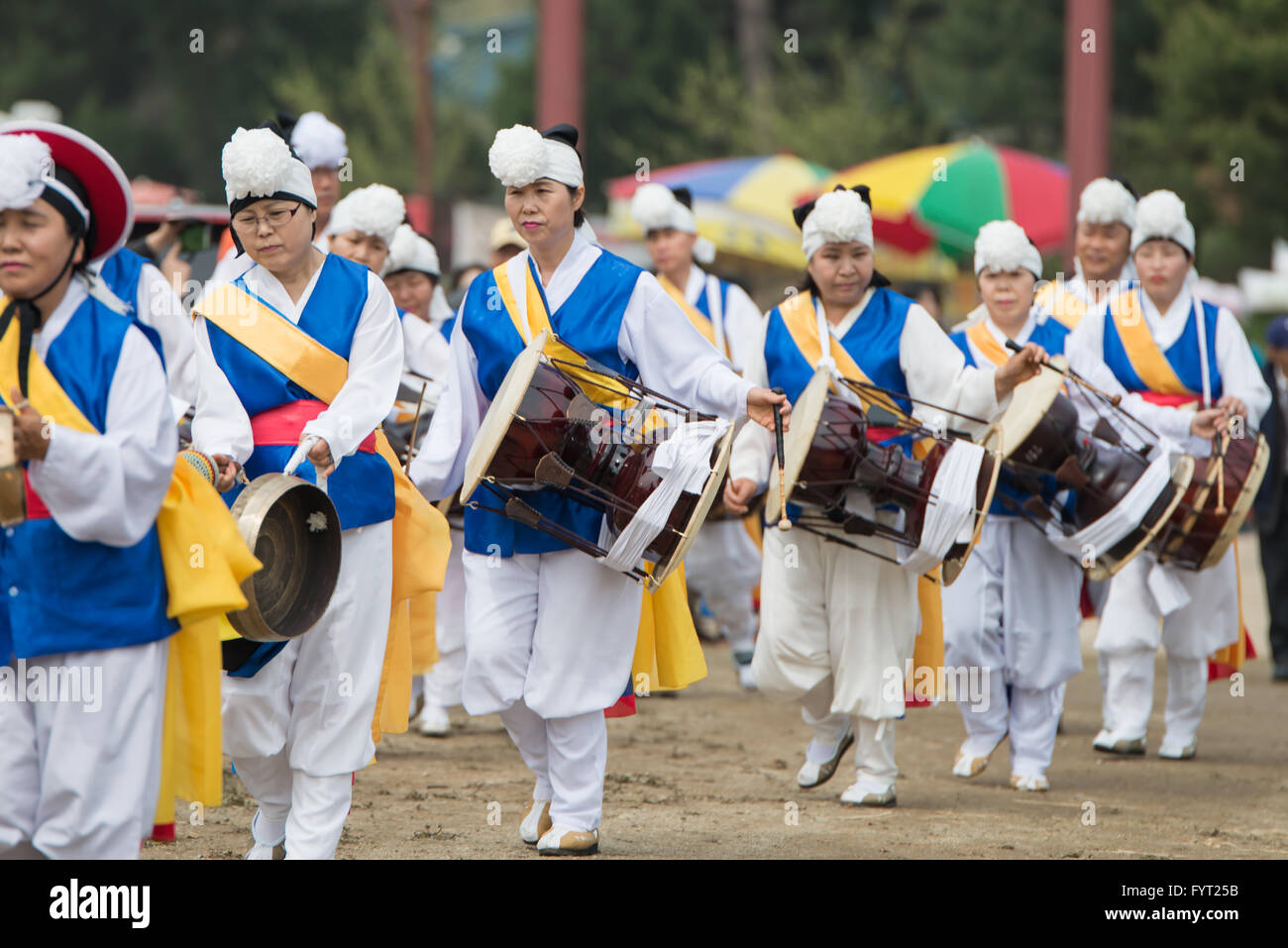 Gyeonggi-Do, Südkorea - 22. April 2016: das Ende der traditionellen Korea Bauern zeigen, die Bauern Tanz kam Celeb Stockfoto