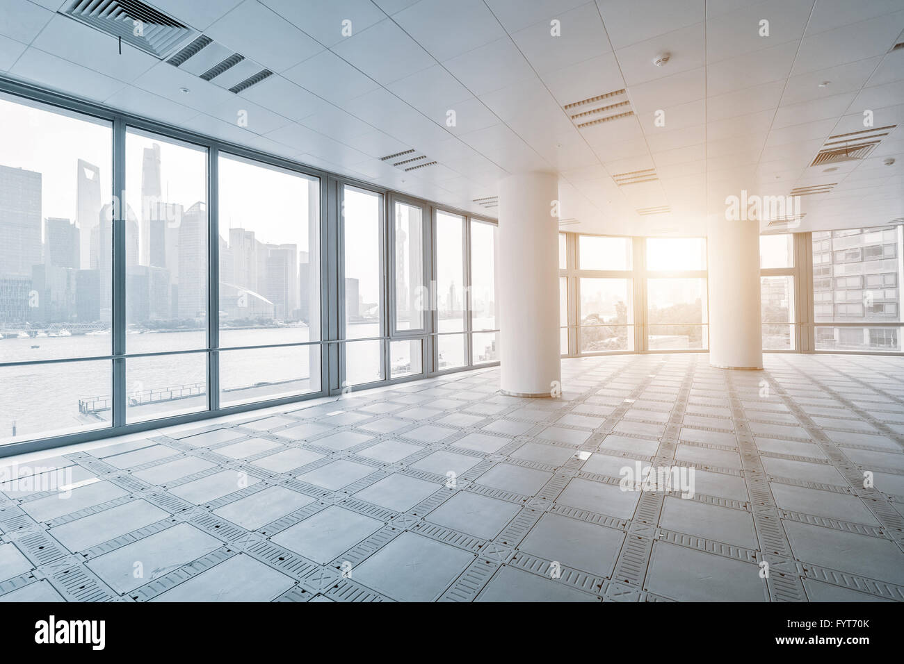 leeren Büroraum in modernen Bürogebäuden Stockfoto