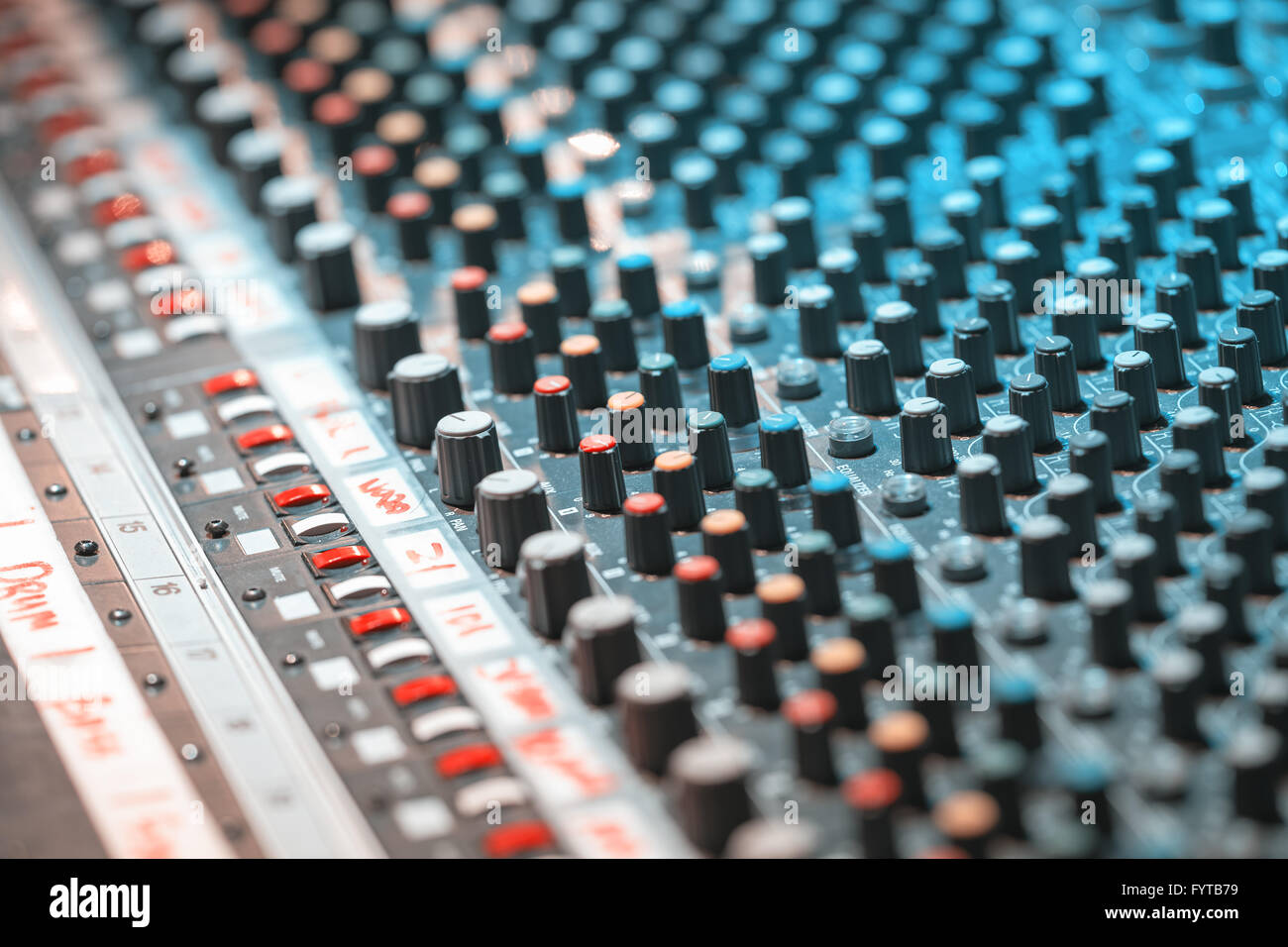 Ausrüstung der Tonaufnahme. Musik-Mixer-Parameter Stockfoto