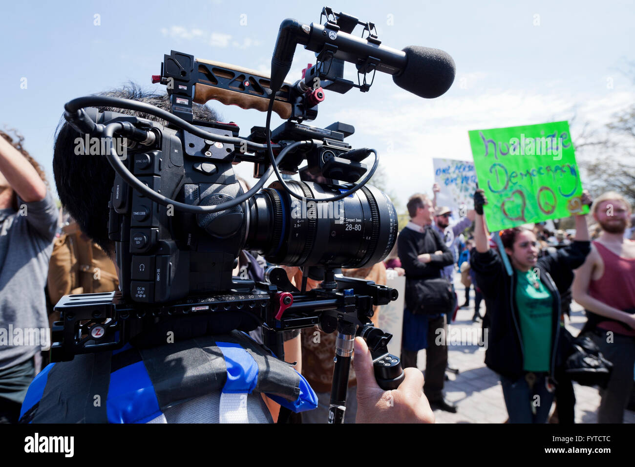 Kameramann filmt politischen Protest - Washington, DC USA Stockfoto