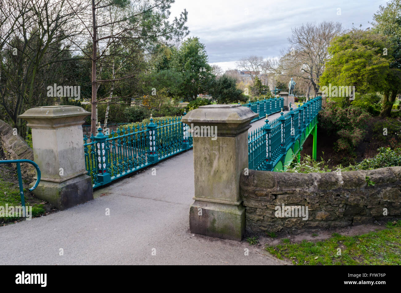 Eine Brücke in Mowbray Park, Sunderland, Tyne & Verschleiß Stockfoto