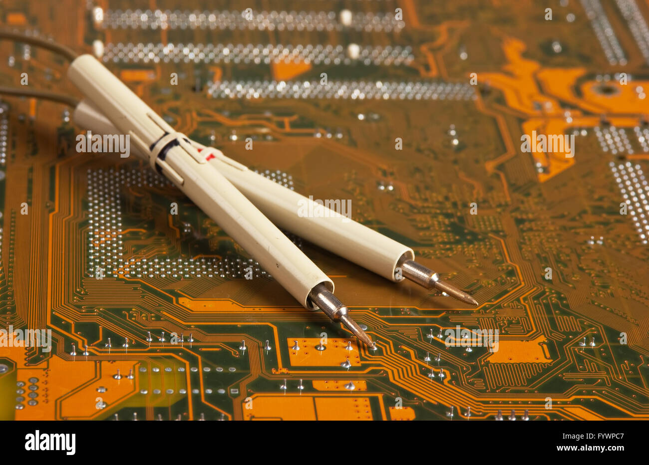 Ölmessstab an Bord Stockfoto