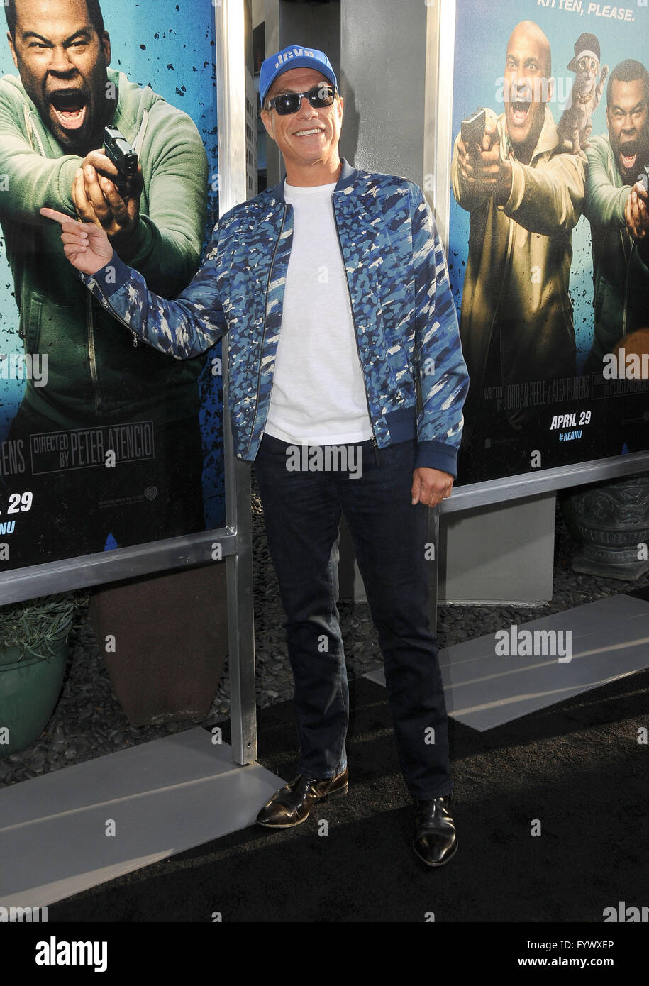 Hollywood, CA, USA. 27. April 2016.  Jean Claude Van Damme. Anreise für die Los Angeles Premiere von Warner Bros. "'' Keanu'' an ArcLight Hollywood statt. Bildnachweis: Birdie Thompson/AdMedia Credit: Birdie Thompson/AdMedia/ZUMA Draht/Alamy Live-Nachrichten Stockfoto