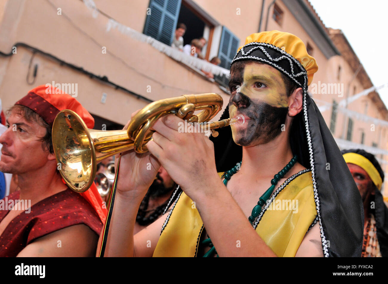 Fiesta Moros y Cristianos, Konflikt zwischen Mauren und Christen, Pollenca, Mallorca, Spanien / Trompete Stockfoto