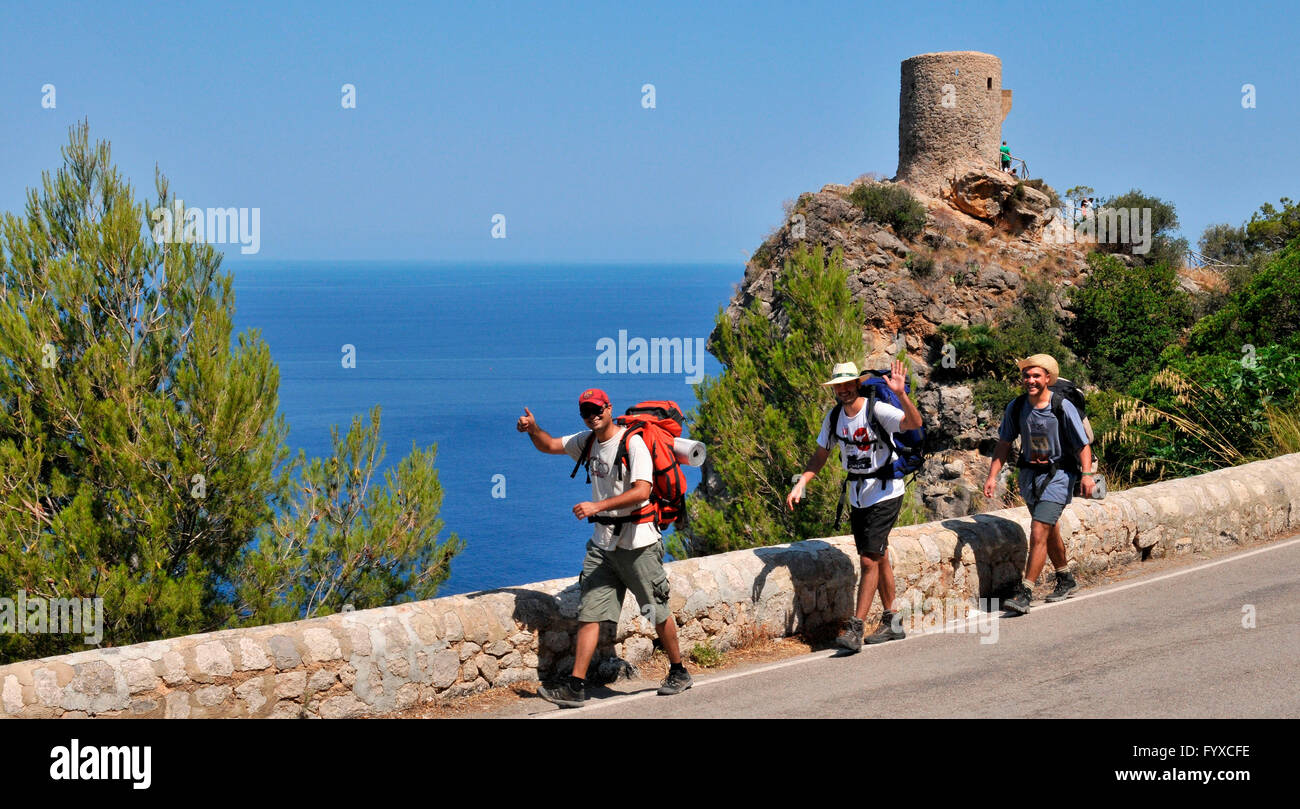 Wanderer, Mirador Torre del Verger, Mallorca, Spanien Stockfoto
