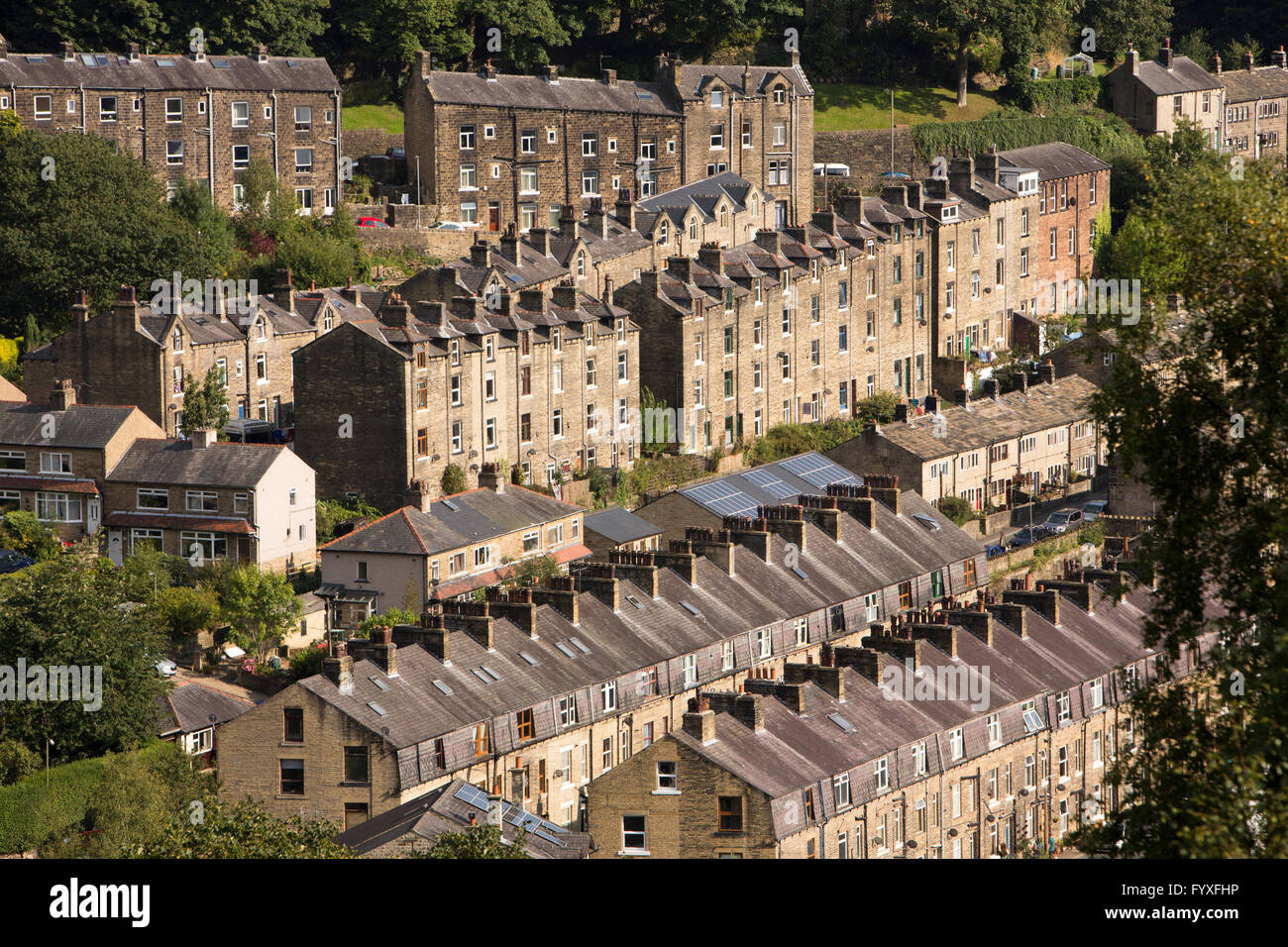 Grossbritannien England Yorkshire Calderdale Hebden Bridge Funfstockige Fliegende Hauser Eigentumswohnungen Oben Nach Unten Stockfotografie Alamy