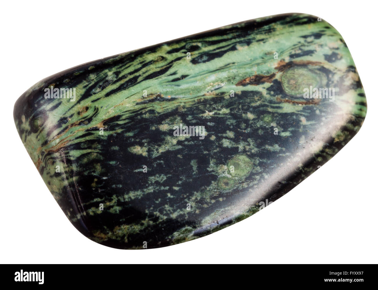 Makroaufnahmen von natürlichen Mineral Stein - poliert grüne Rhyolith (Madagaskar-Jasper, Ozean-Jaspis) Edelstein isoliert auf weiß b Stockfoto