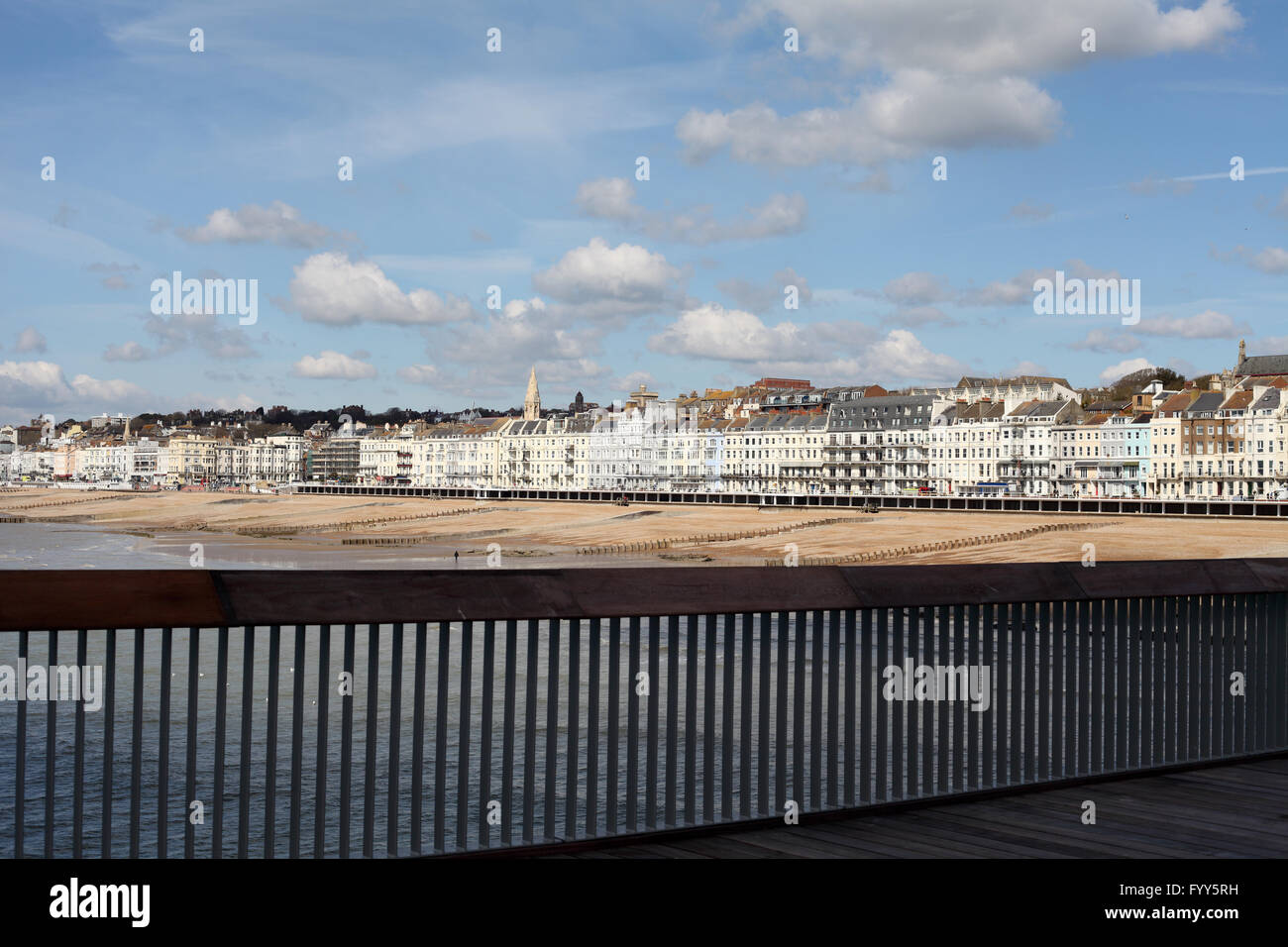Eversfield Ort und Grand Parade betrachtet von Hastings Pier, Hastings, East Sussex, UK Stockfoto
