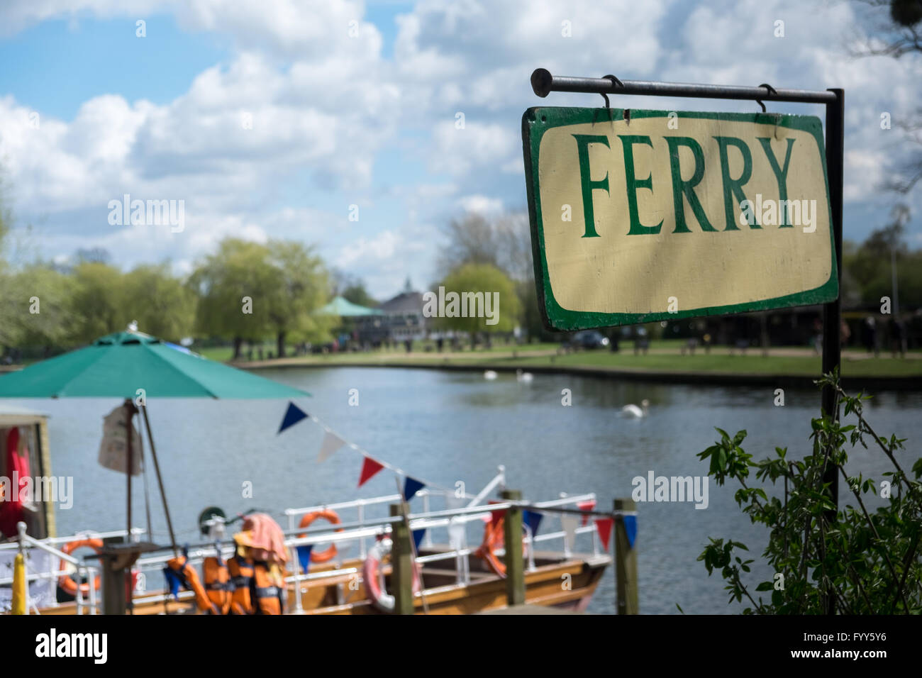 Fähre-Zeichen am Fluss Avon in Stratford-upon-Avon Stockfoto
