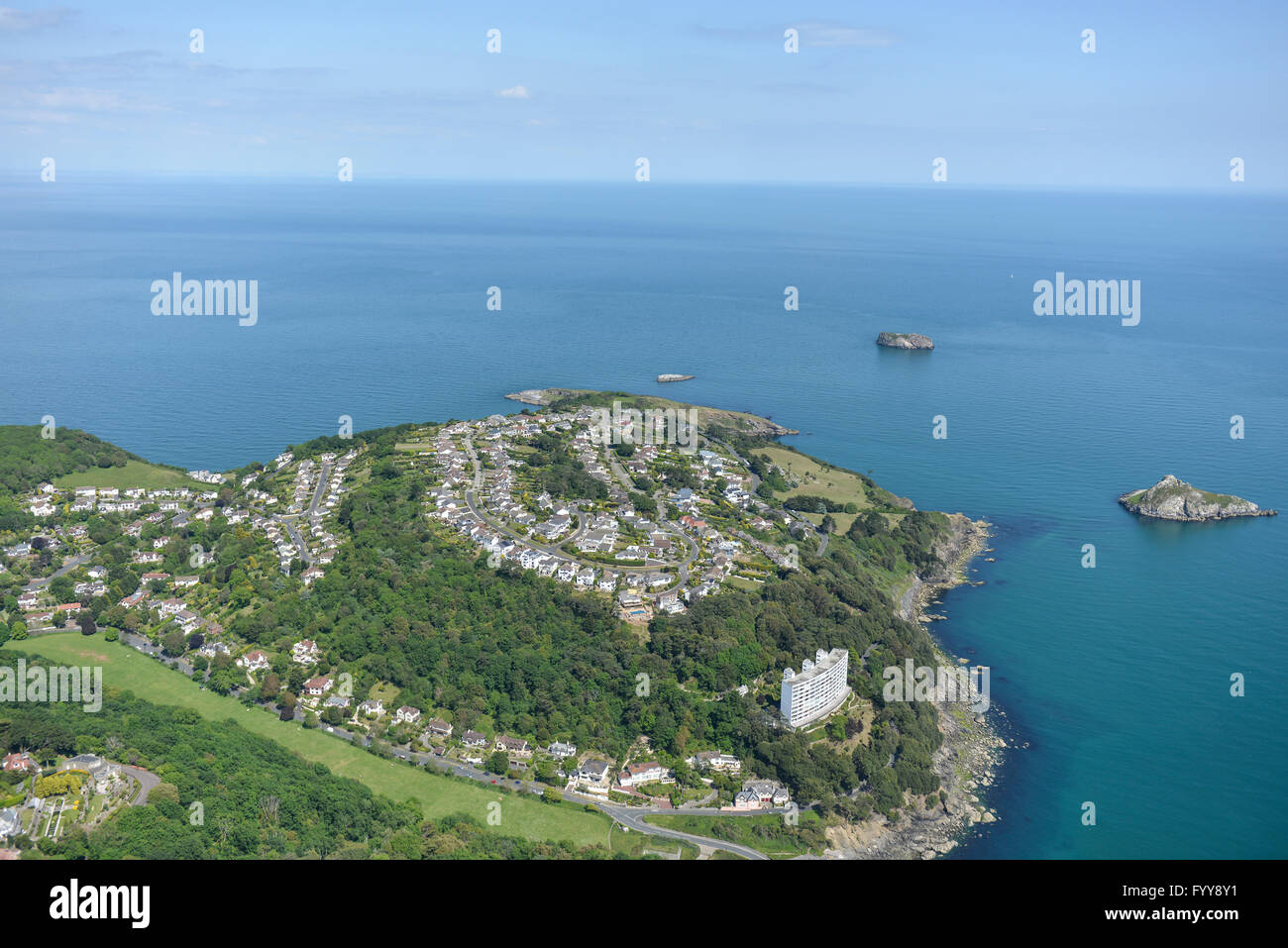 Eine Luftaufnahme, Blick auf das Meer aus dem Kilmorie Bereich von Torquay Stockfoto