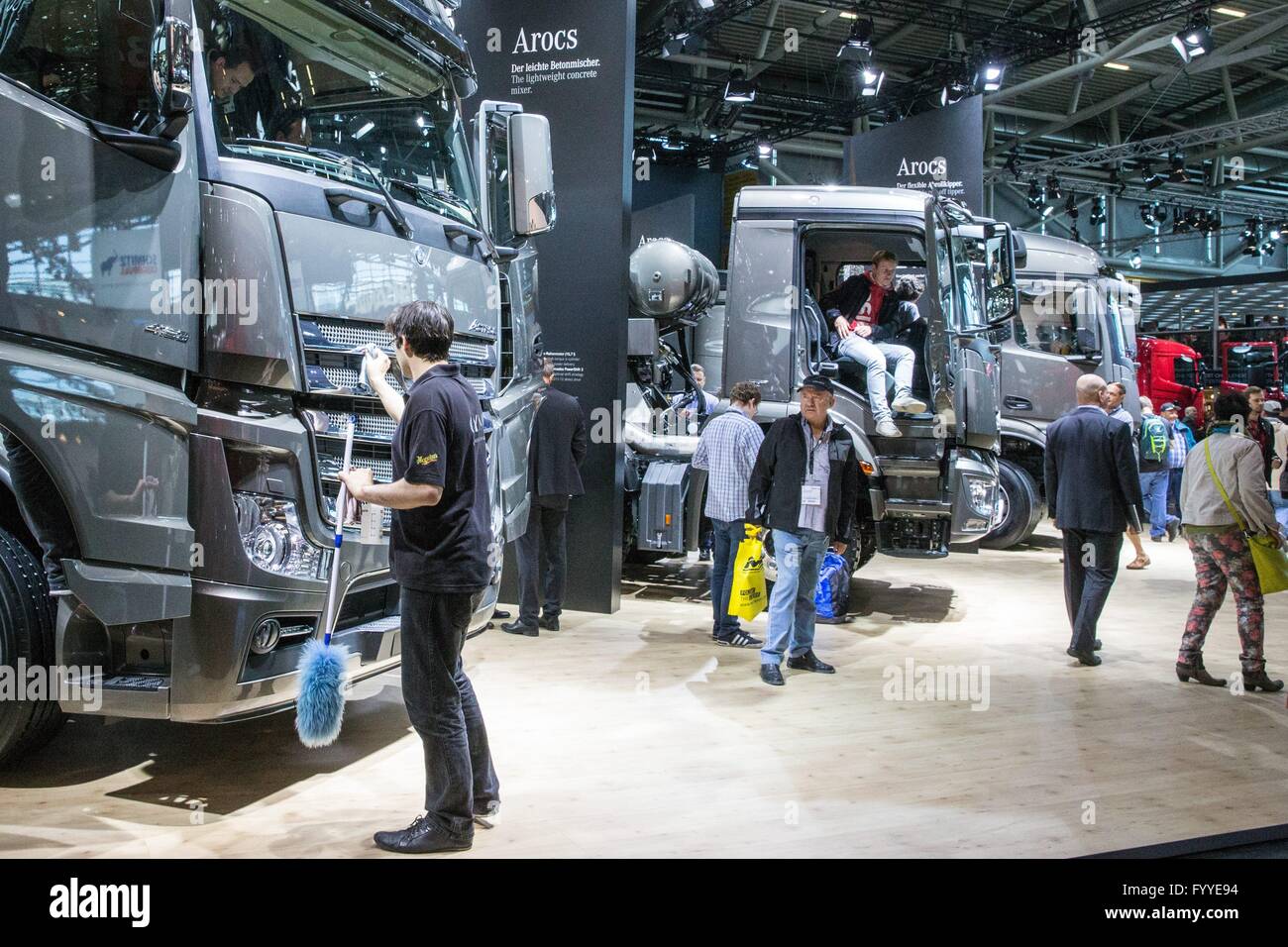 Mercedes Benz Munchen Stockfotos Und Bilder Kaufen Alamy