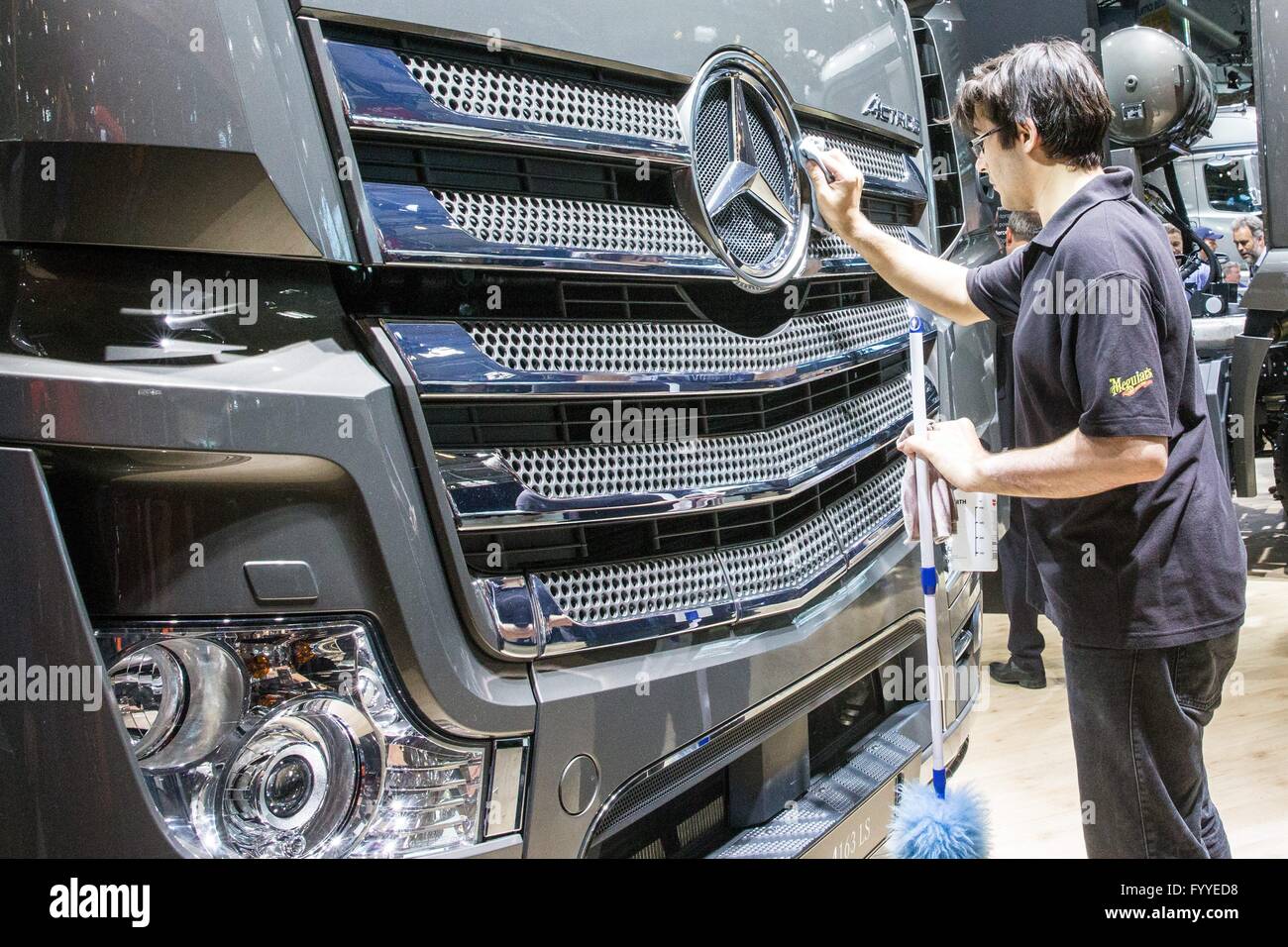 Mercedes Benz Munchen Stockfotos Und Bilder Kaufen Alamy