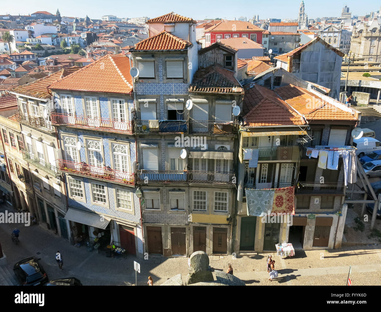 Häuser in Rua Escura in Wohnquartier Se, Porto, Portugal Stockfoto