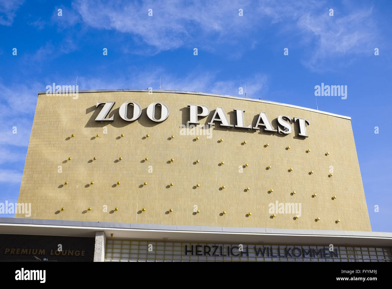 Fassade des Zoo Palast Kino, Berlin, Deutschland Stockfotografie Alamy