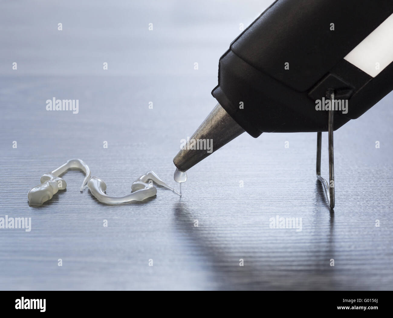Elektrische Heißklebepistole Stockfoto