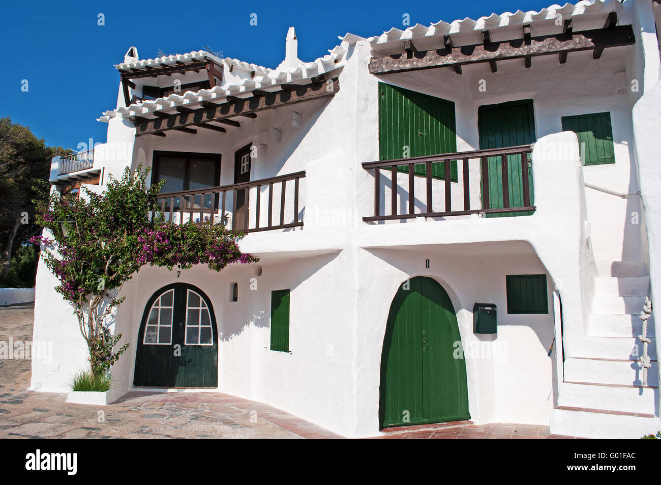 Menorca, Balearen, Spanien: Binibeca Vell, entwickelt eine weiße Fischerdorf Byspanish Architekten Antonio Sintes 1972 Stockfoto