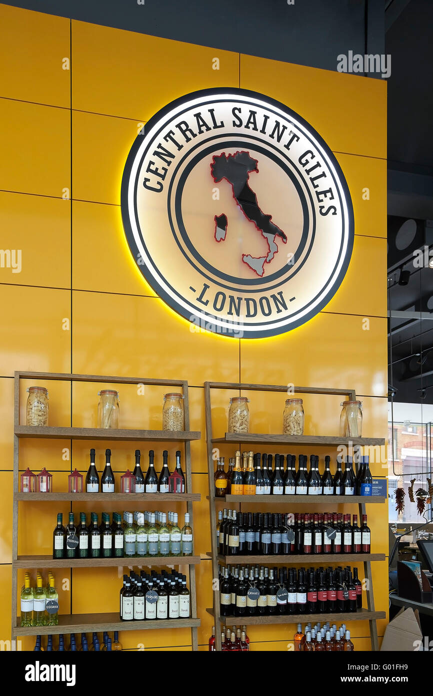 Restaurant-Beschilderung und Logo. Central Saint Giles, London, Vereinigtes Königreich. Architekt: Renzo Piano Building Workshop, 2015. Stockfoto