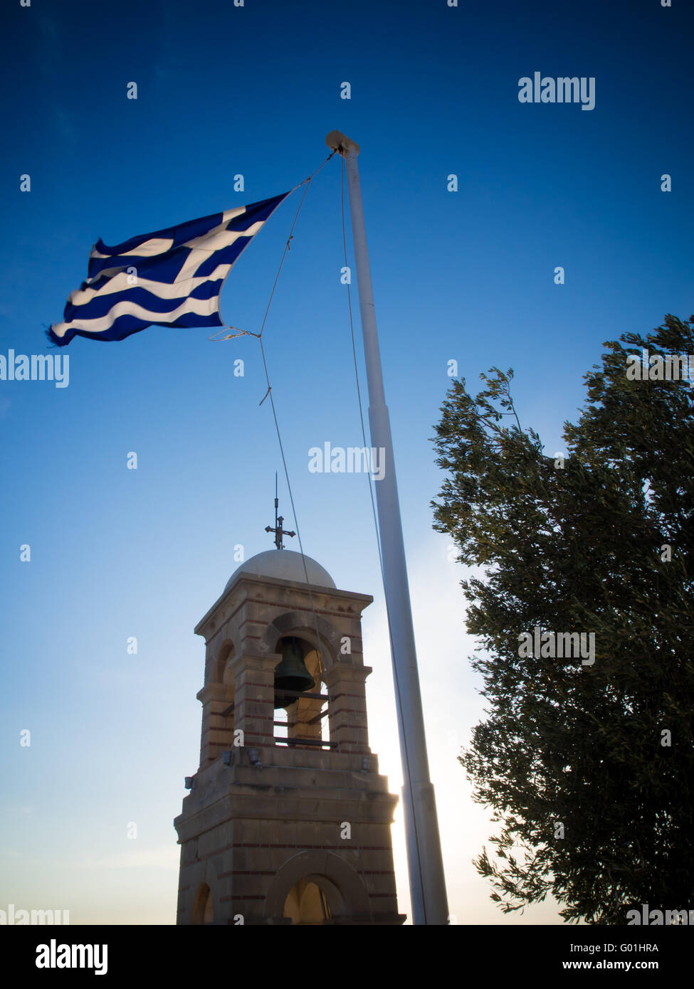 Griechische Flagge auf Lycabettus-Hügel in Athen Stockfoto