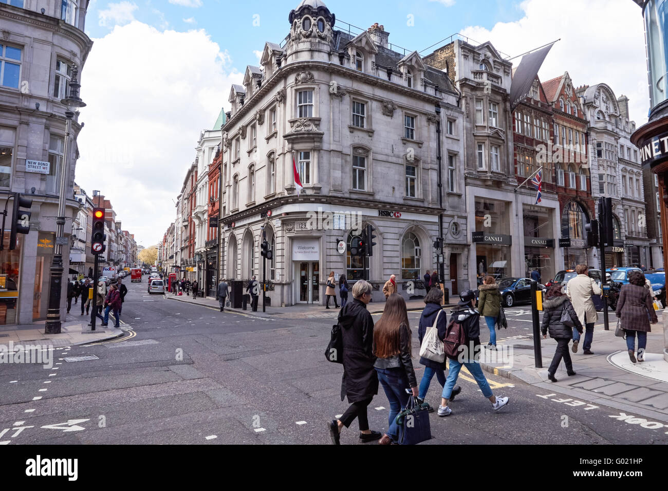Shopper in der New Bond Street in London, England, Vereinigtes Königreich Großbritannien Stockfoto