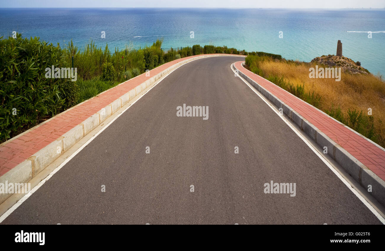 Straße zum Meer Stockfoto