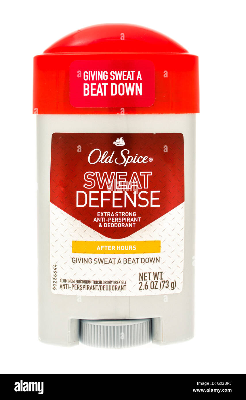Winneconni, WI - 27. Juli 2015: A package von alten Spice Schweiß Verteidigung Deodorant Stockfoto