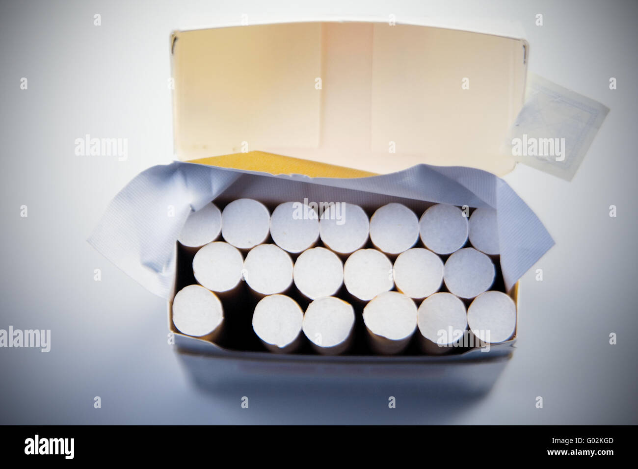 Öffnen Sie Zigaretten Karton Stockfoto