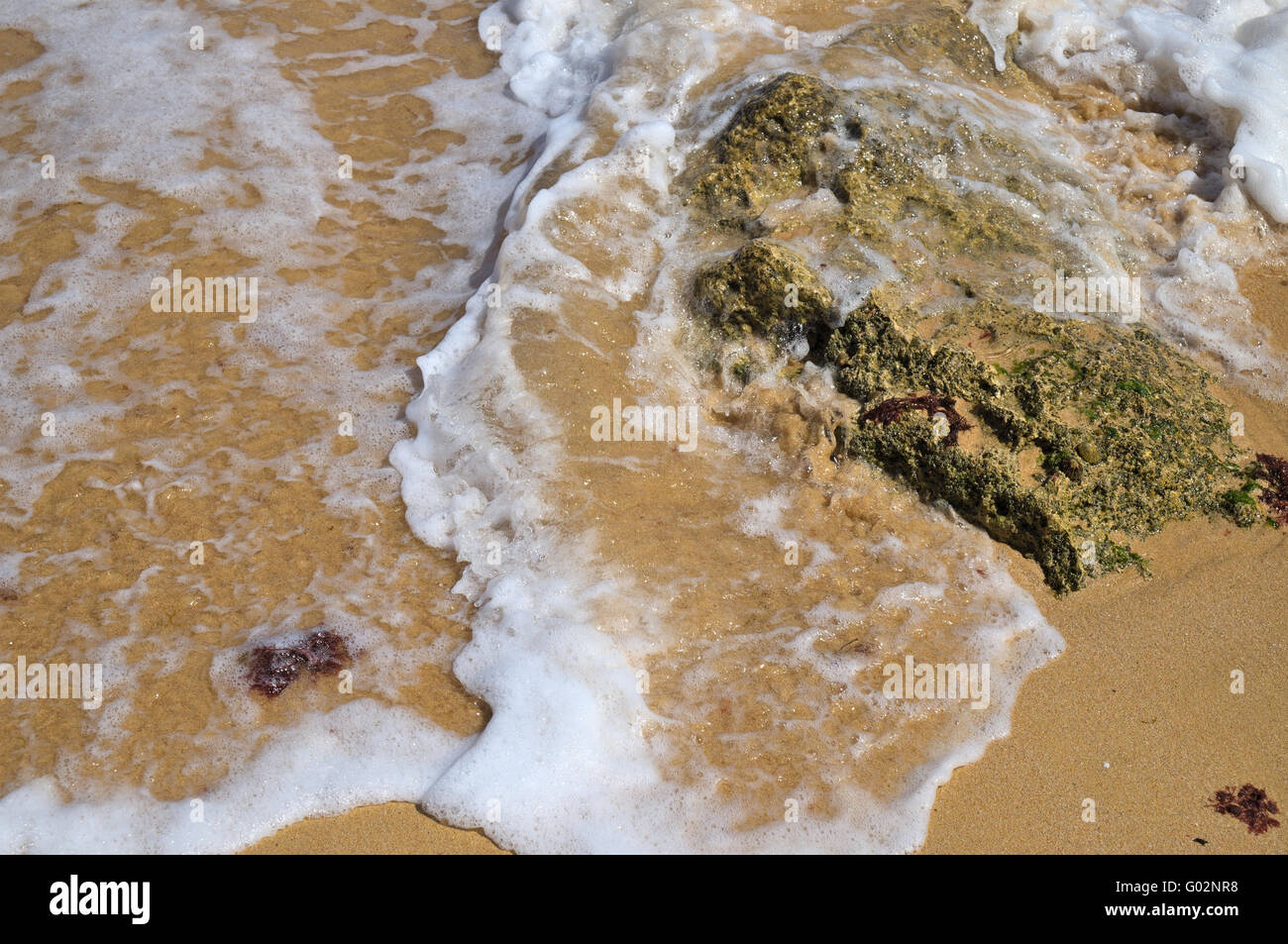 Strand Wellen kommen. Sommer und Urlaub Reiseziele Stockfoto