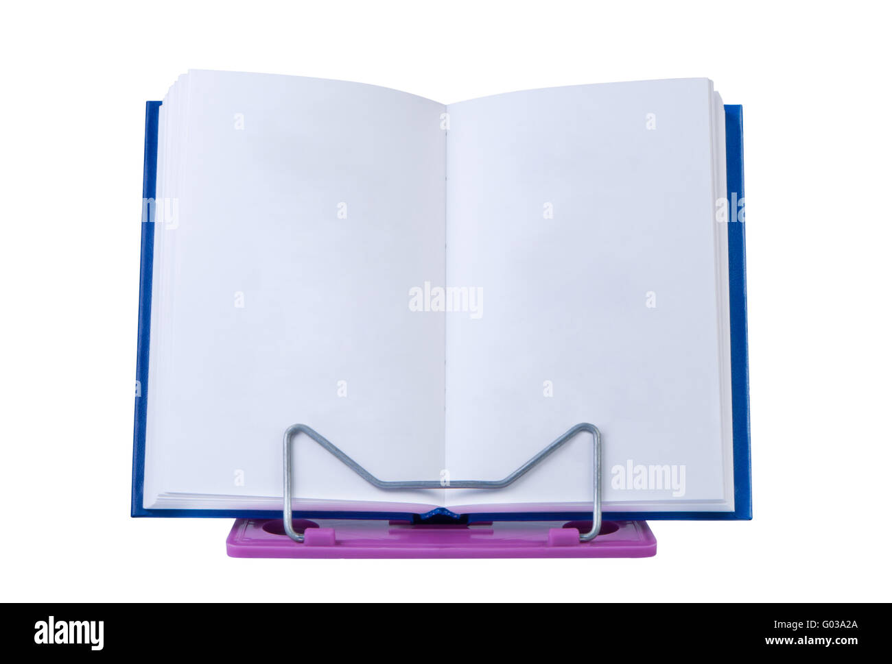 Offenes Buch mit leeren Seiten stehen isoliert. Stockfoto