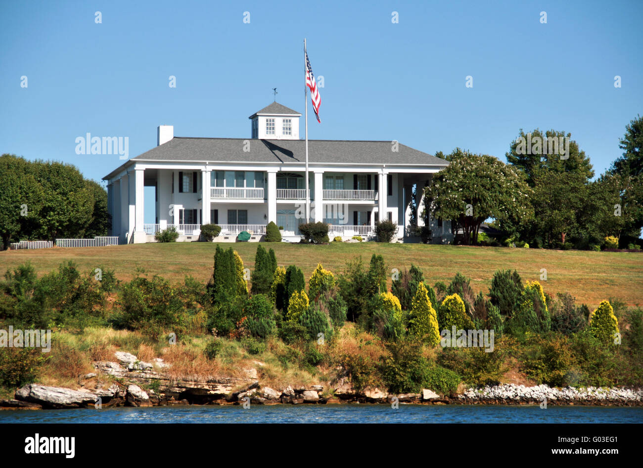 Weiße Haus durch die See-USA Stockfoto