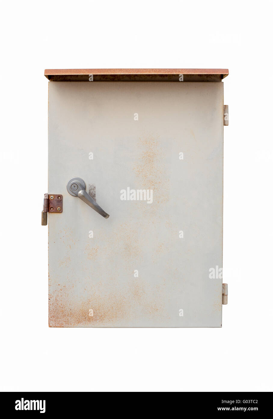 alte Outdoor-Elektrobox Platte isoliert auf weißem Hintergrund mit Beschneidungspfad Stockfoto