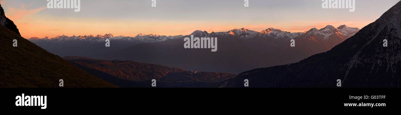 Alpenglühen Panorama Stockfoto