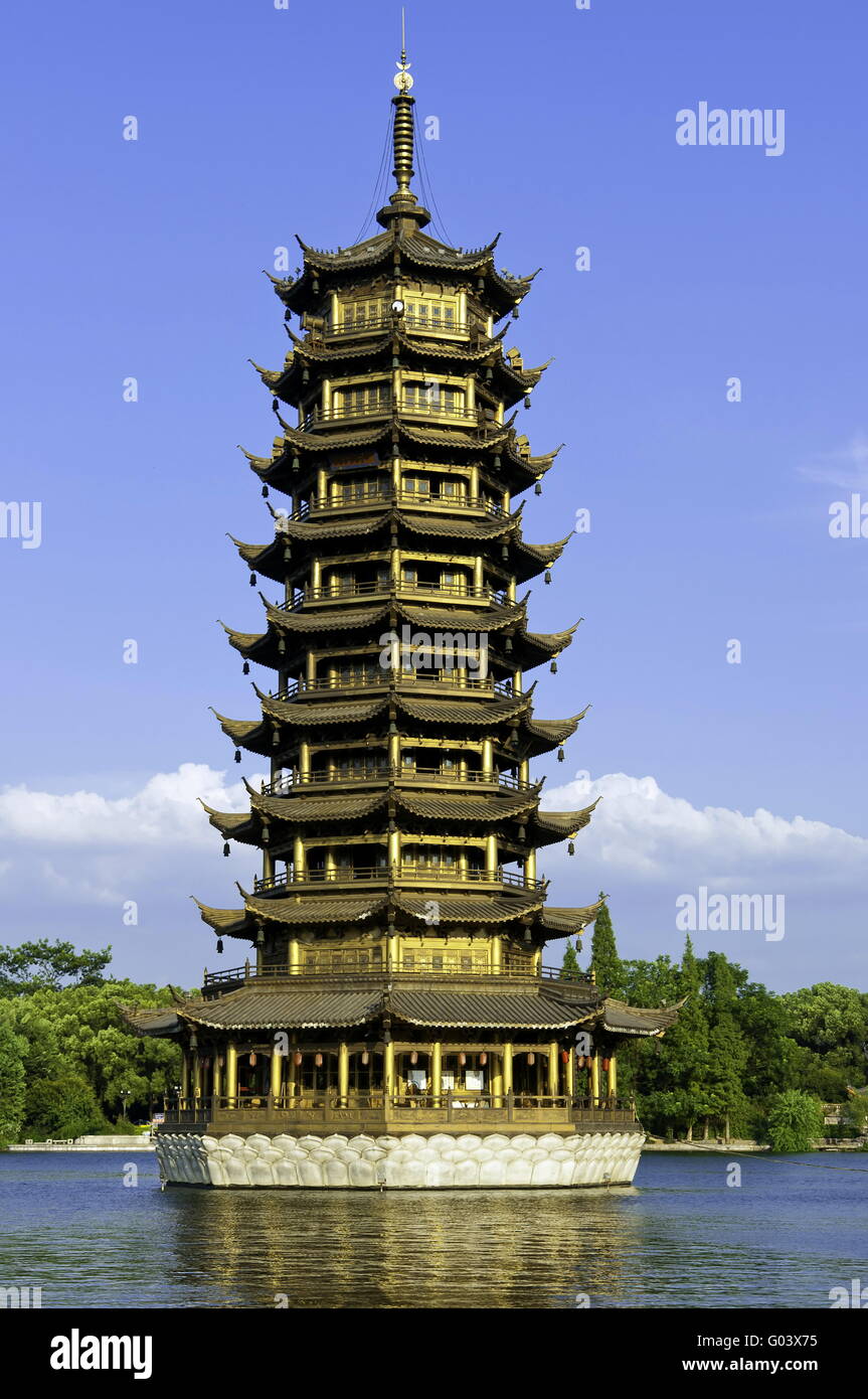 Guilin eines goldenen Twin-Pagoden-Tempel in China Stockfoto