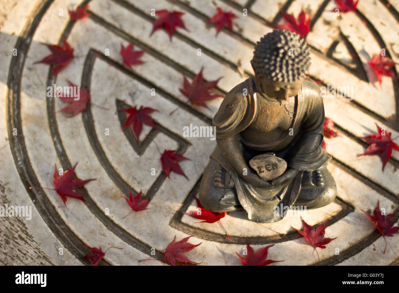 Buddha-Statue meditierend in Symbol für langes Leben Stockfoto