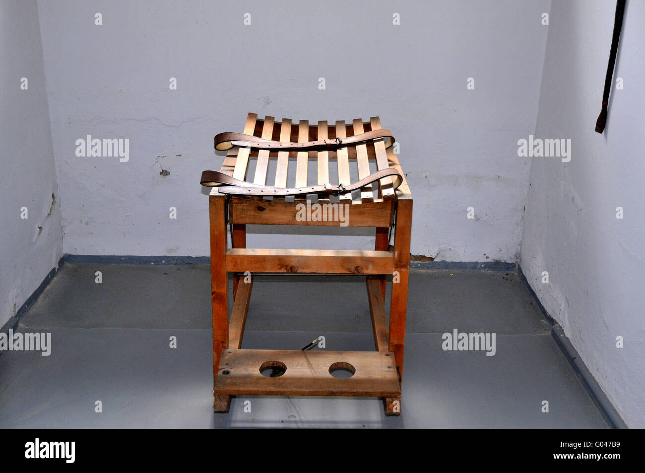 Schlagen, Rack, Holzbock, strafrechtliche Rack, Auspeitschen, Züchtigung, camp Gefängnis, Gefängnis, Zelle-Darm-Trakt, Bunker, Konzentration Lager, Ravensbrück, in der Nähe von Fürstenberg, Brandenburg, Deutschland / Ravensbrück KZ, Konzentrationslager Ravensbrück, KZ, Fürst Stockfoto