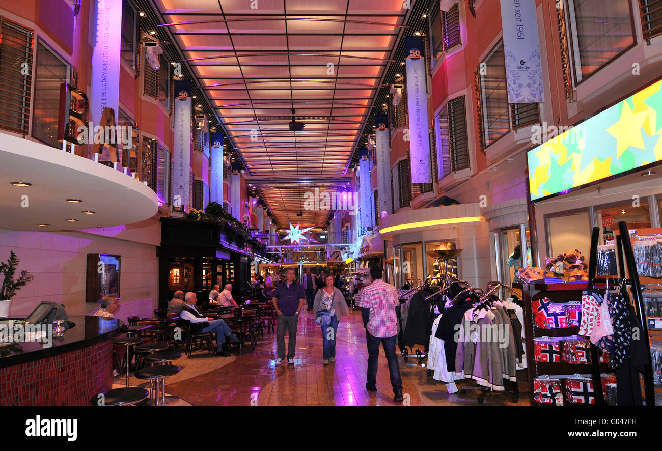 Shopping Bereich, Zone, Mall, MS Color Magic, ursprünglich, Fähre, Norwegen Stockfoto